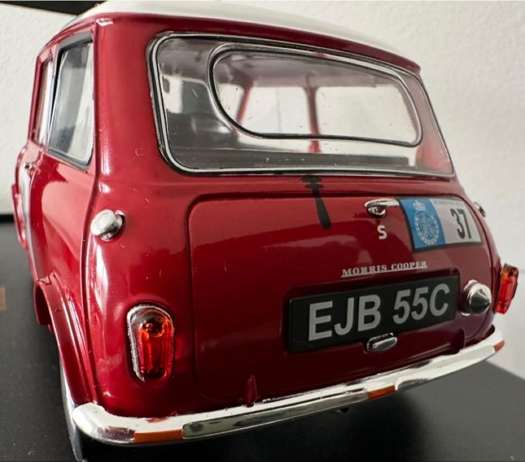 IXOMorris Cooper S ミニカー レッド 371/18スケール