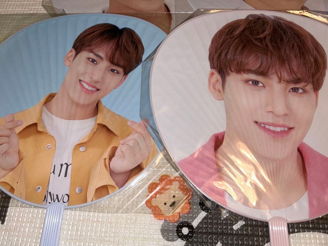 seventeen ミンギュ　うちわ