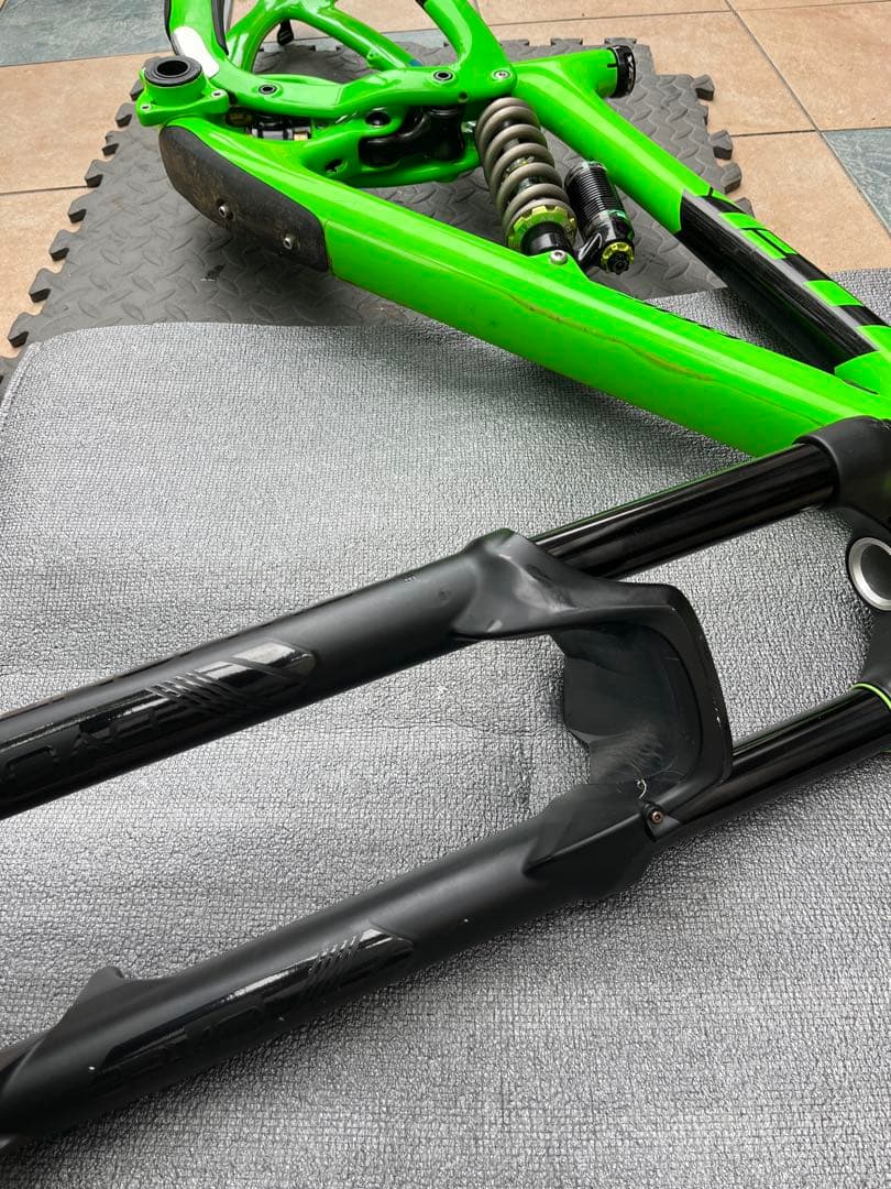 YETI SB6C XS size + DVO フォーク