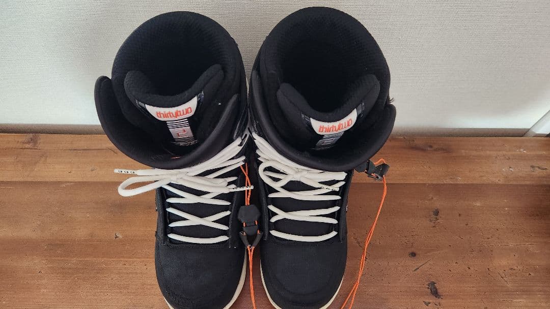 thirty two スノーボードブーツ ブラック