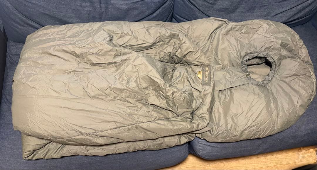 CARINTHIAカリンシア 【DEFENCE 4】オリーブ Mサイズ