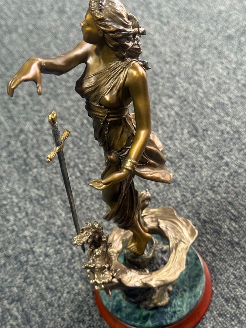 【湖の乙女】 エミリーカフマン作 フランクリンミント製 ブロンズ像 女神