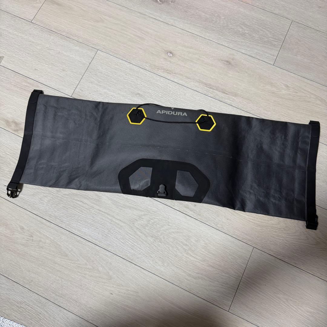 アピデュラ エクスペディション・ハンドルバーバッグ 9L