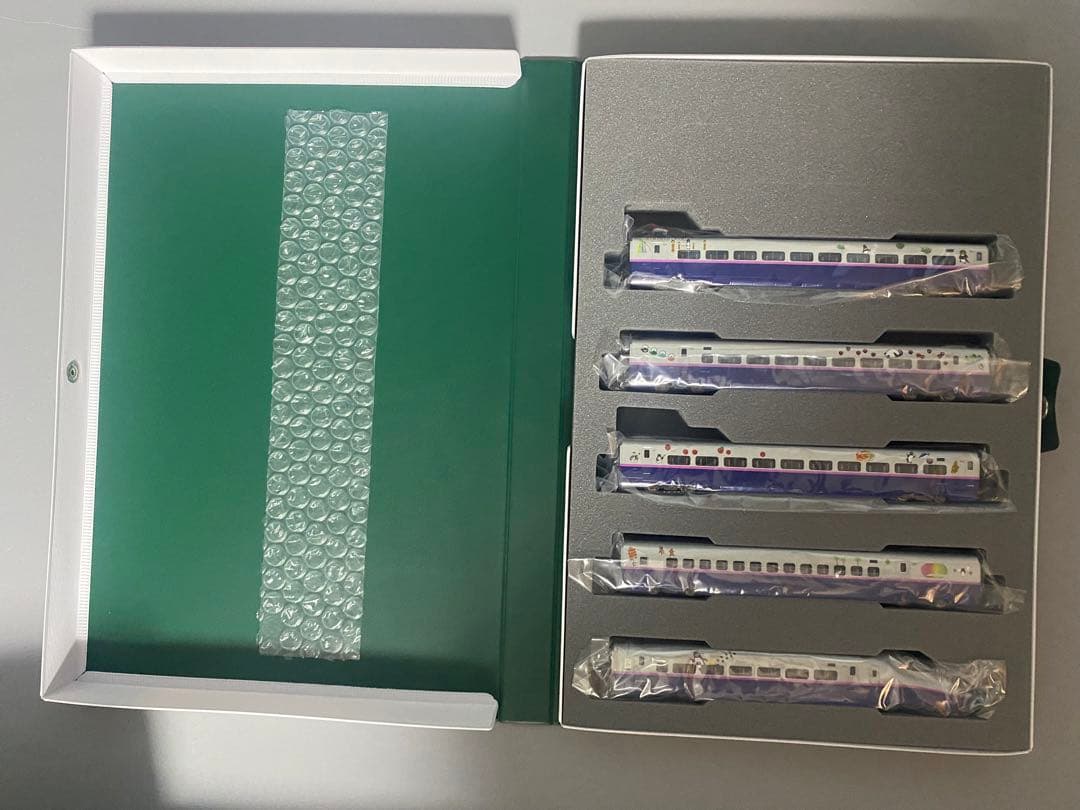 激レア！　KATO 東北新幹線E2系 ご当地Suicaのペンギンラッピング