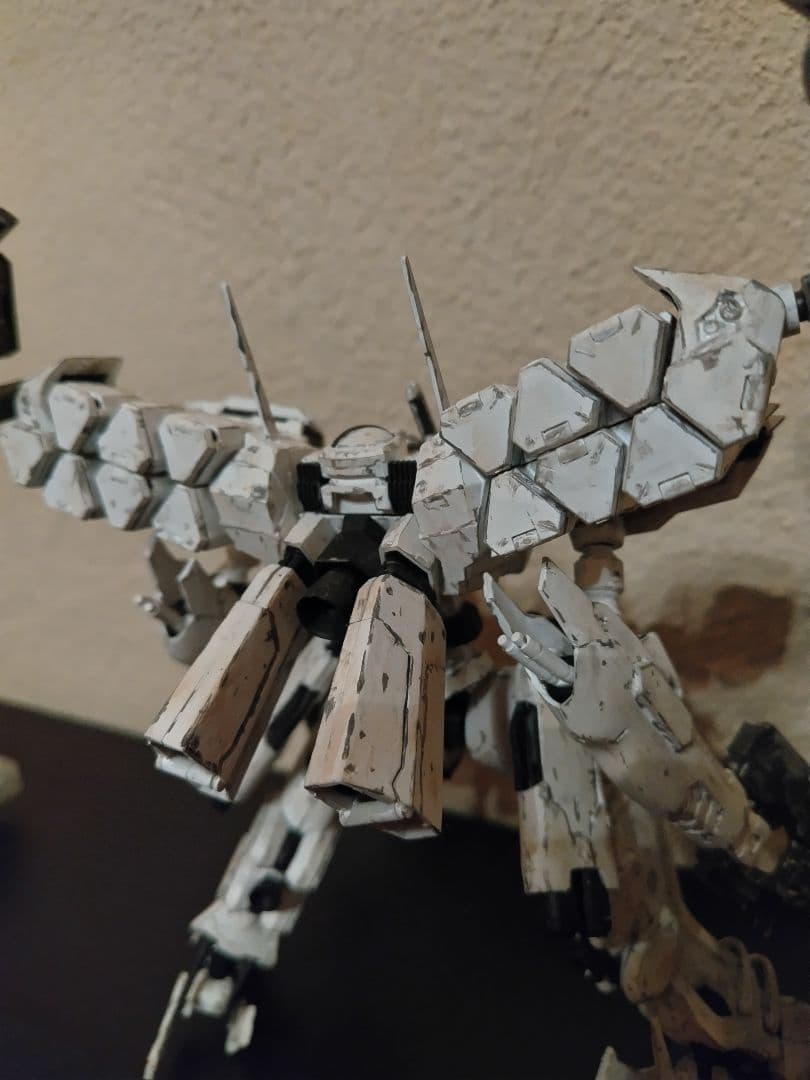 アーマードコア 1/72 ホワイト・グリント 全塗装 ウェザリング済み