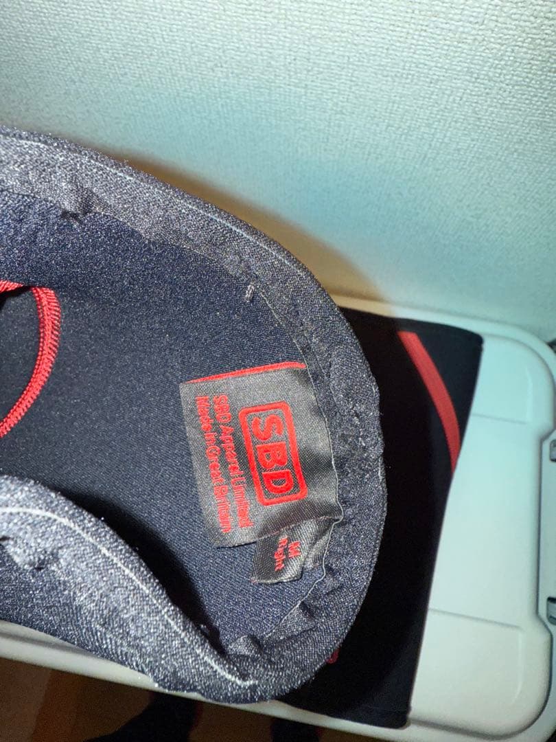 SBD ニースリーブ黒/赤 Mサイズ