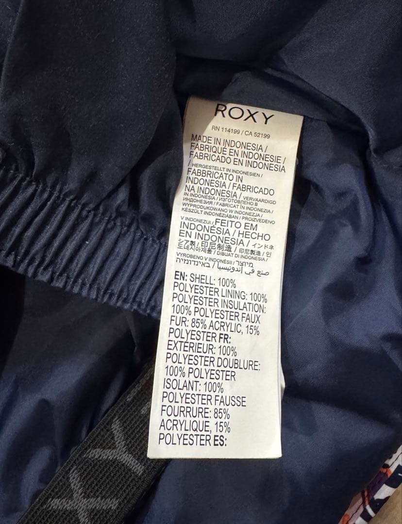 ★未使用ROXYスノージャケット150 トロピカル柄　ファー付き　スキー　スノボ