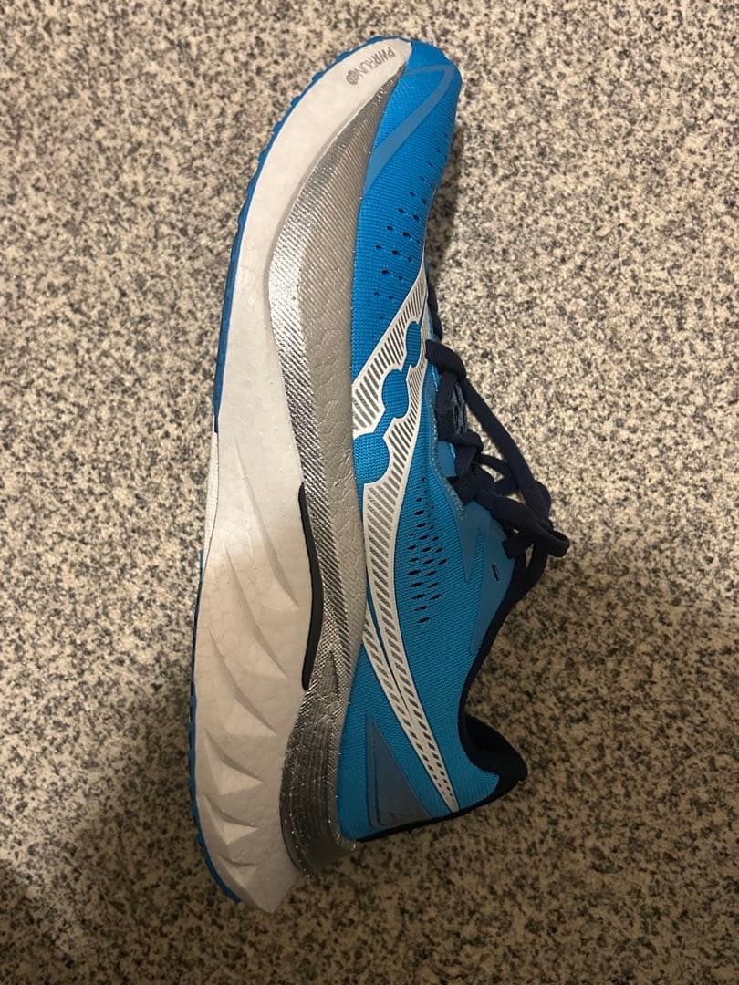 スパイク・シューズ Saucony ENDORPHIN SPEED 4