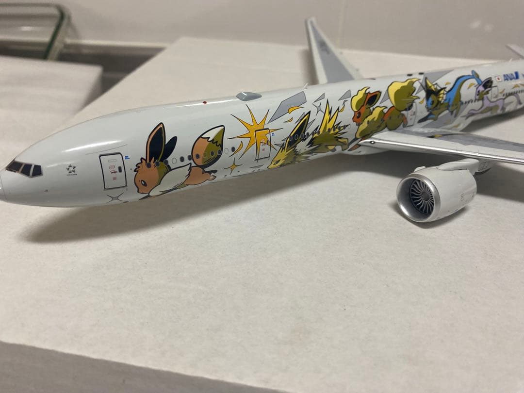 アキ@金額交渉歓迎　ポケモン ボーイング 777-300ER 1:200