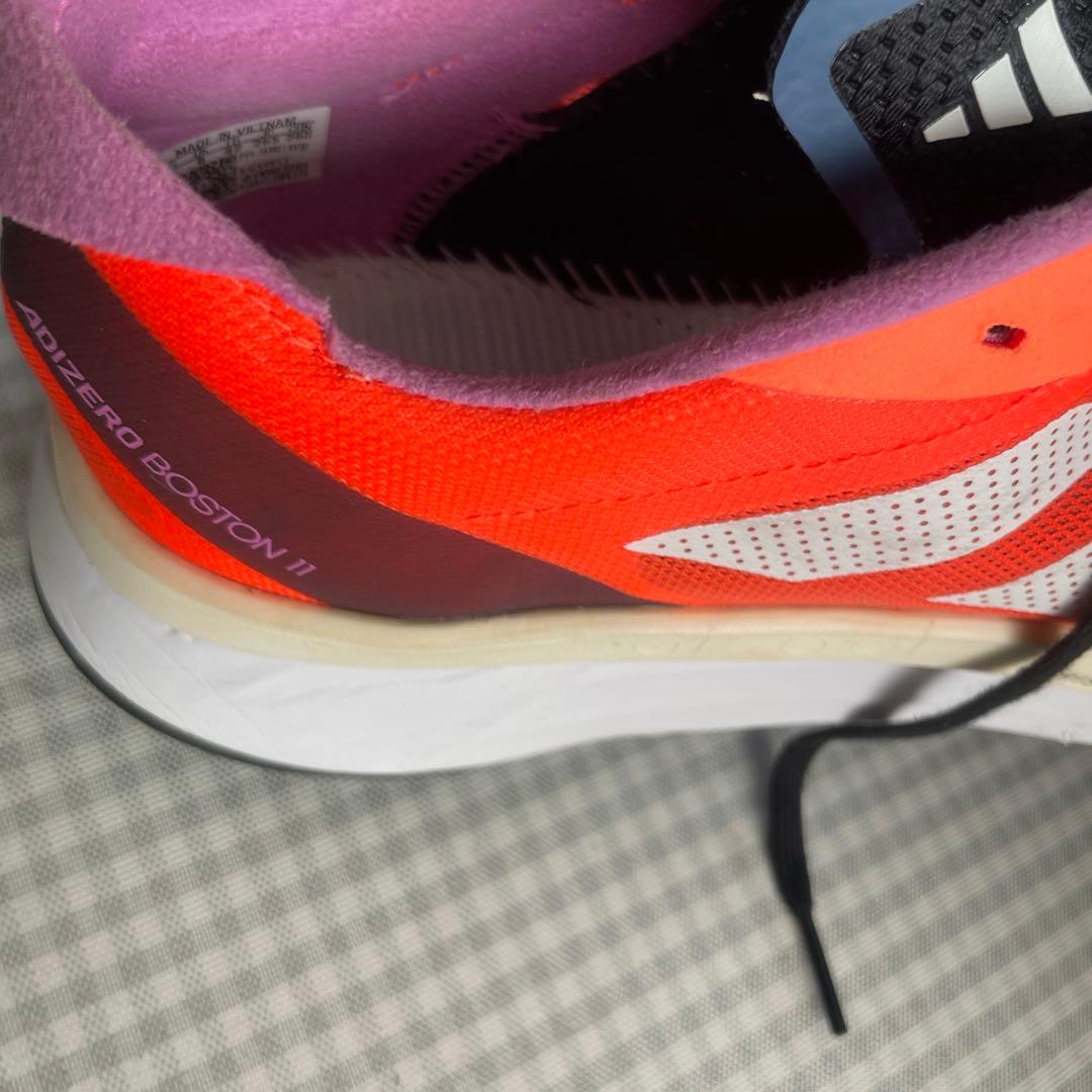 【美品】adidas ADIZERO BOSTON 11 26.5cm