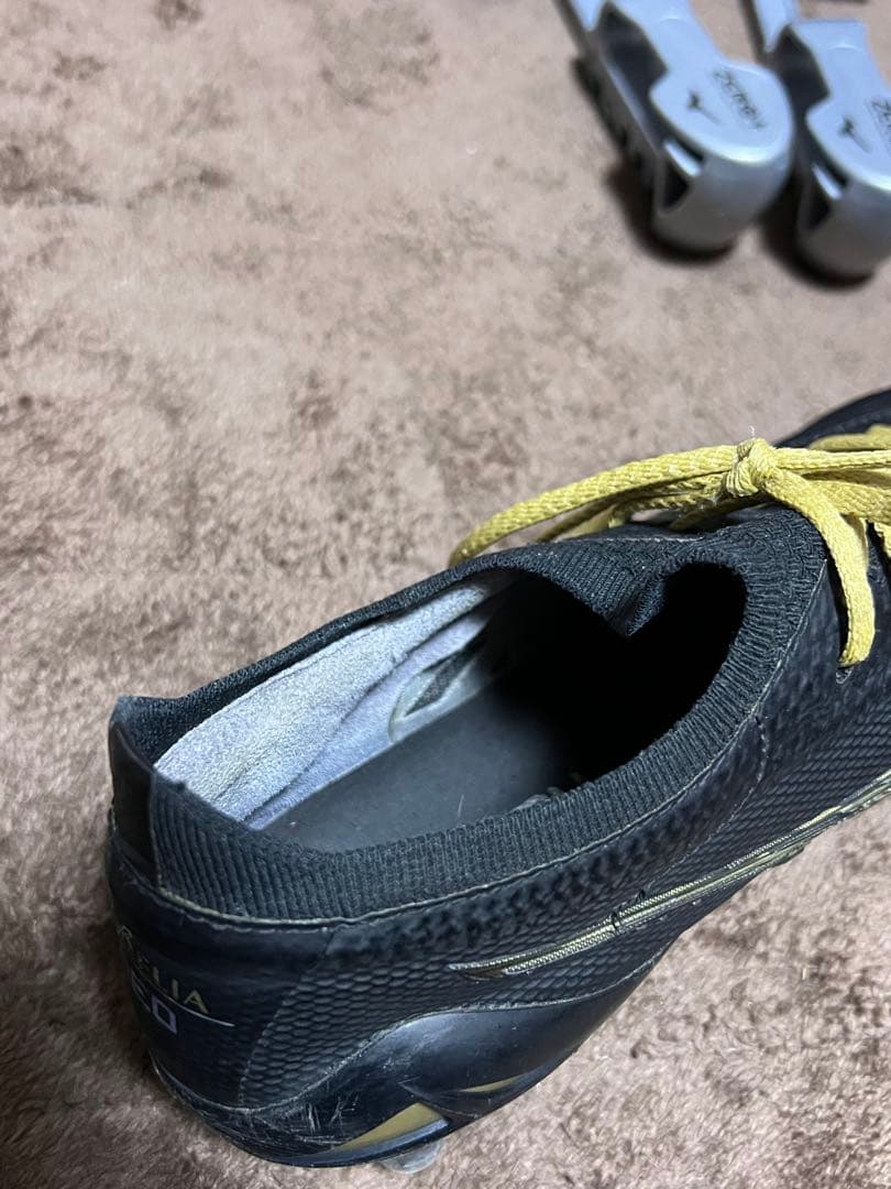 【限定カラー‼️】ミズノ モレリアネオ4βジャパン 黒×金 25.5