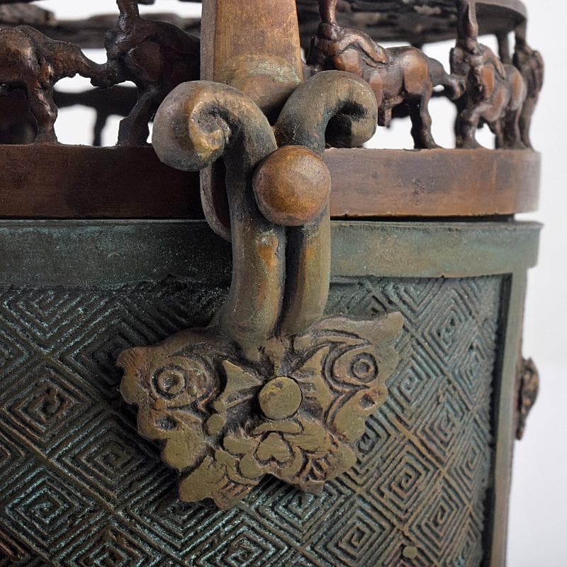 中国　宣徳年製款　古銅宣徳銅　馬刻　持ち手付　透かし蓋香炉　M　R8855