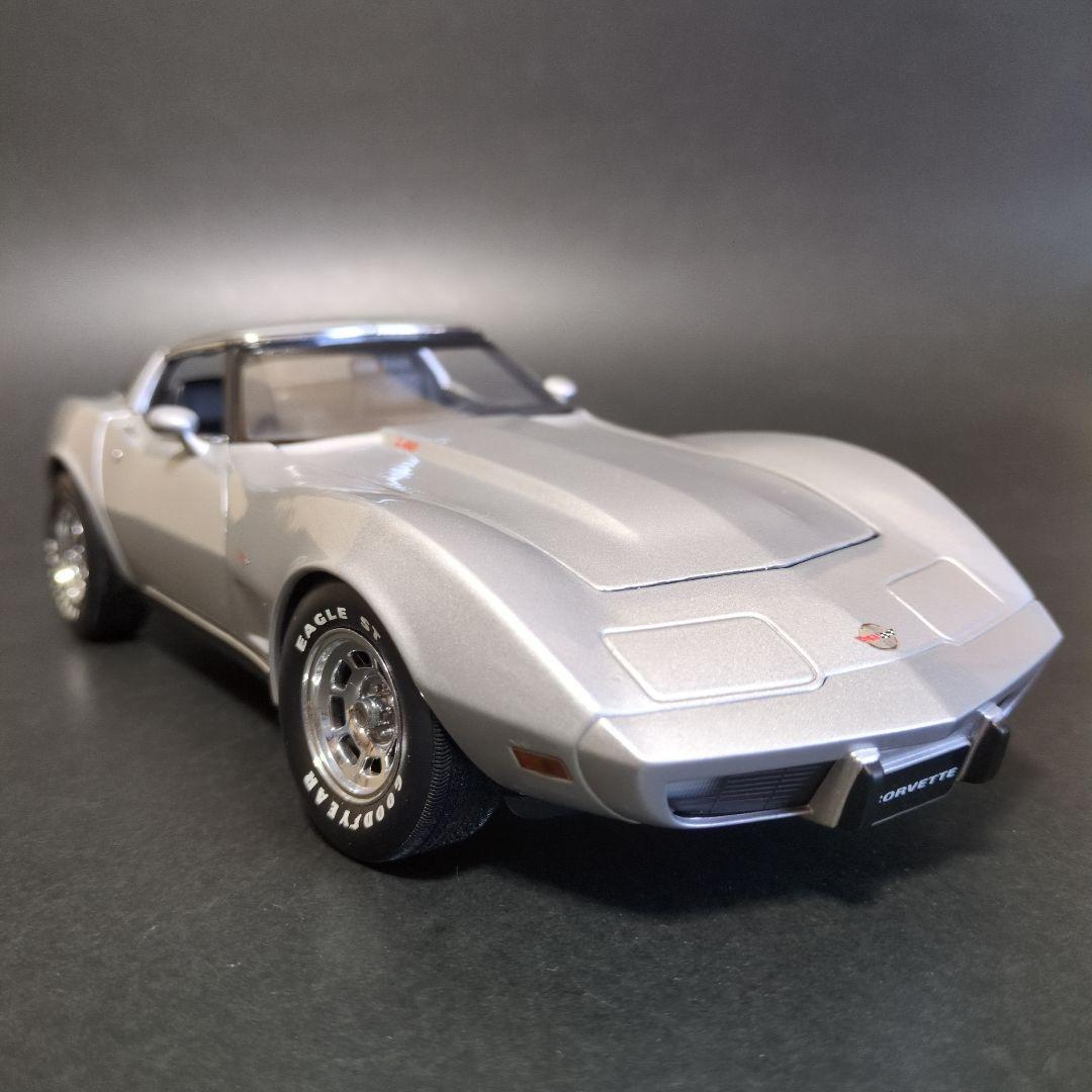 1/18ミニカー　UTモデル　シボレー コルベット スティングレイ C3