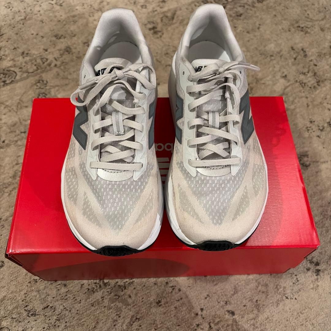 Newbalance fuelcell rebel v5 ランニング シューズ