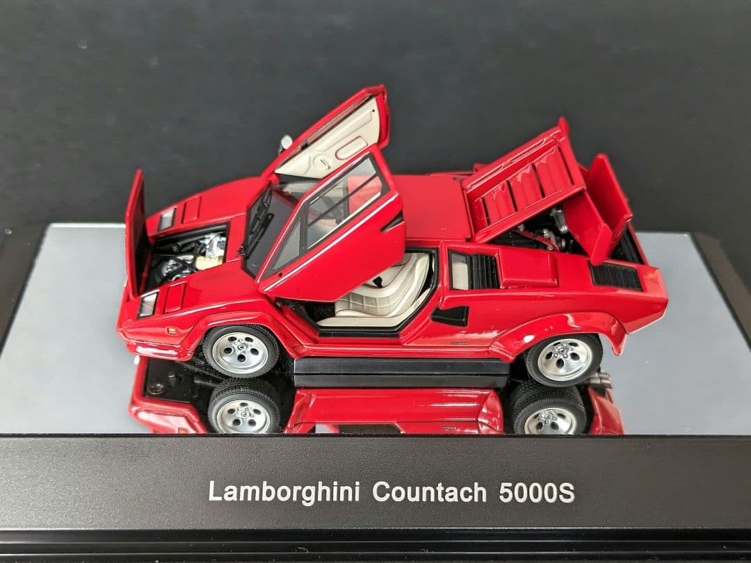 オートアート 1/43 ランボルギーニ カウンタック 5000S レッド