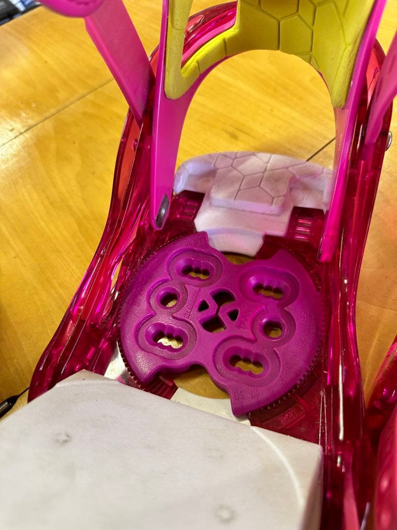 Scribe Smalls スノーボードビンディング ピンク/イエロー