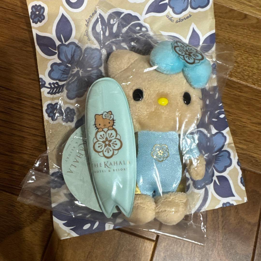 ハワイ　カハラ　限定　日焼け キティちゃん　ぬいぐるみ　キーホルダー　サーフィン