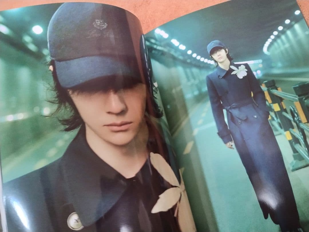 陳情令　王一博最新作　万物可爱&年曲傍観者 歌詞付き写真集