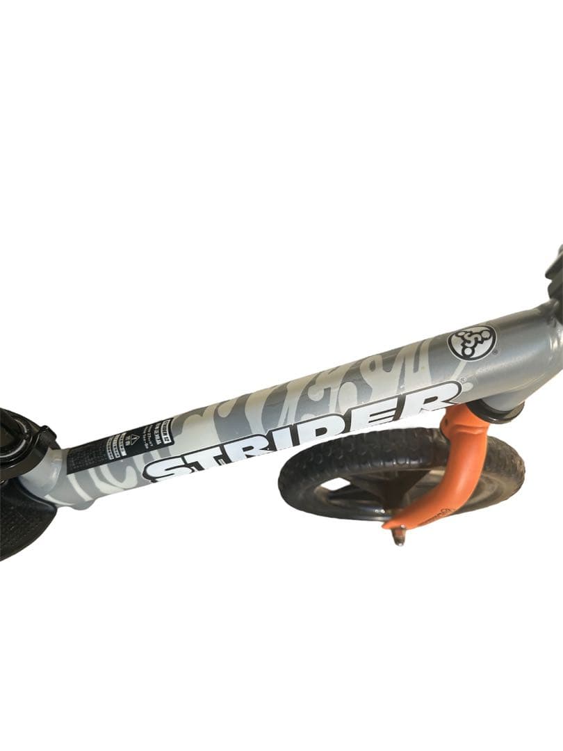 STRIDER バランスバイク 神山隆二　限定モデル12インチ グレー・オレンジ
