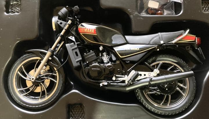 絶版品　WIT'S 1/12 ヤマハ RZ250