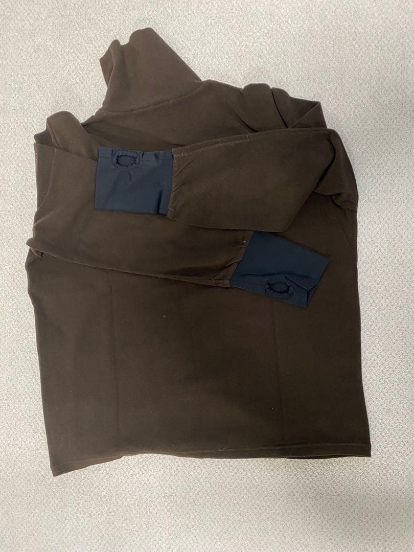 プラダスポーツハイネック