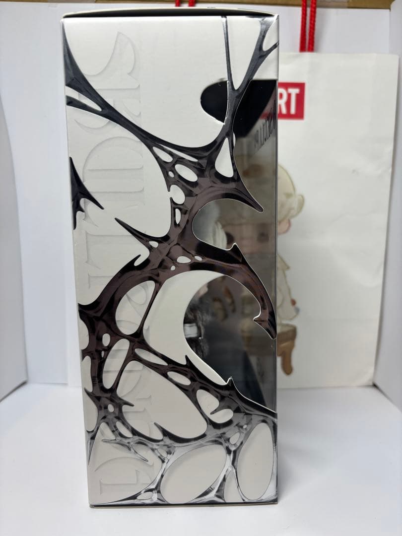 POPMART日本限定SKULLPANDAスカルパンダXGぬいぐるみキーホルダー