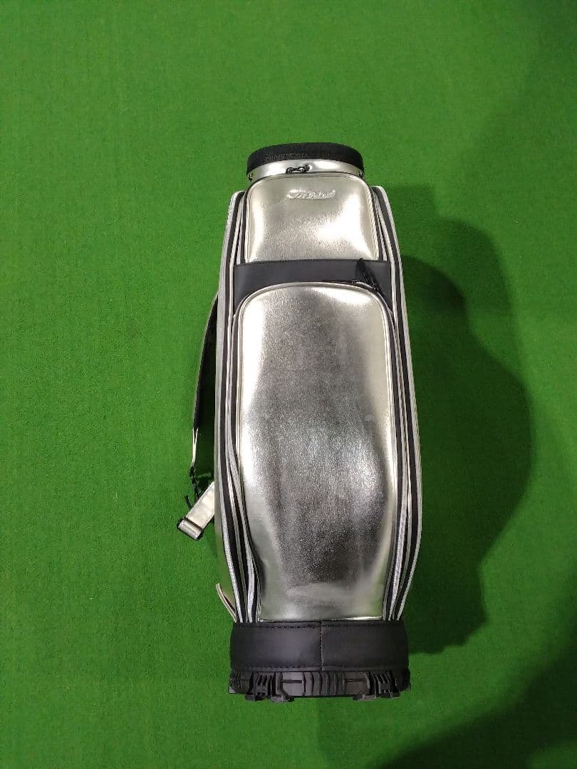Titleist シルバーキャディバッグ