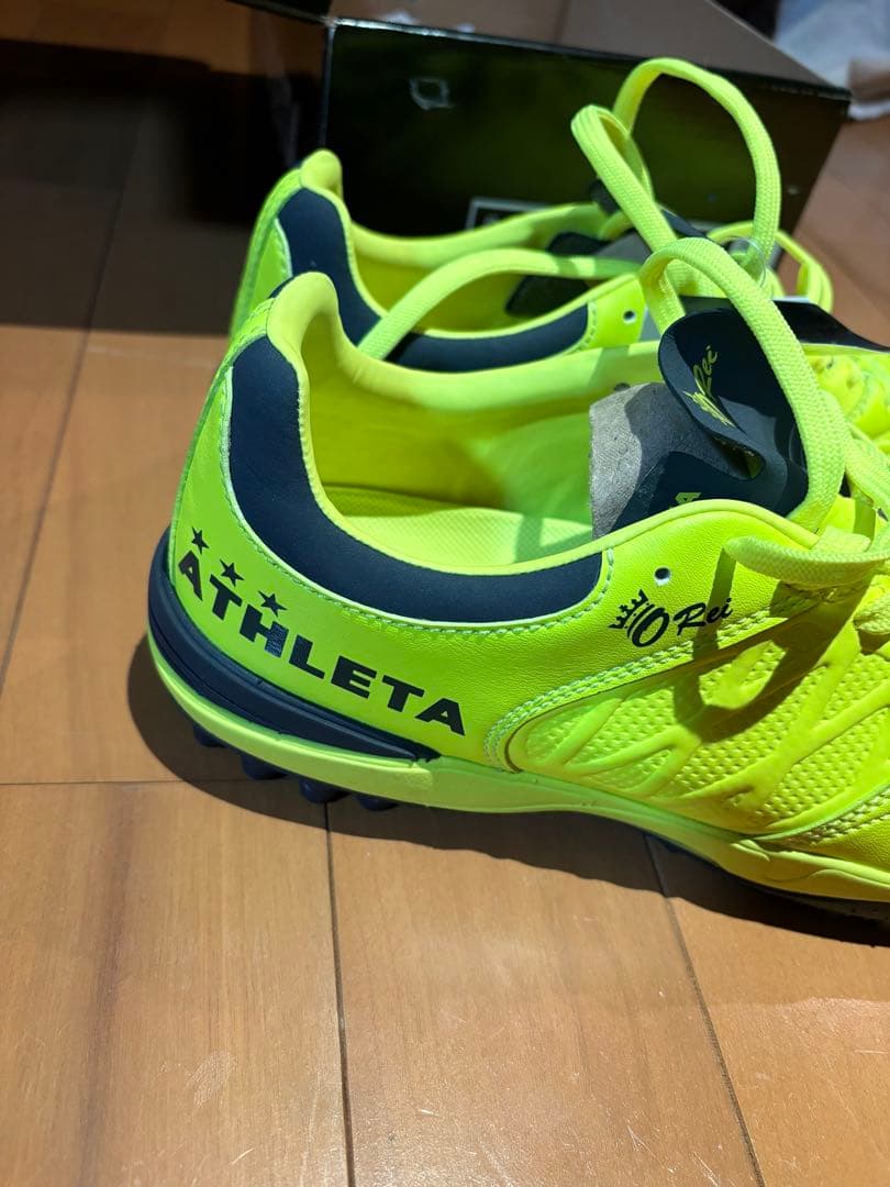 ATHLETA フットサル、アップシューズ 25.5cm