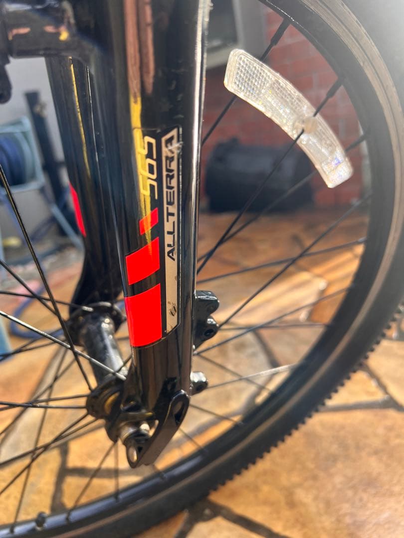 GT Stomperジュニアスポーツバイク 黒と赤