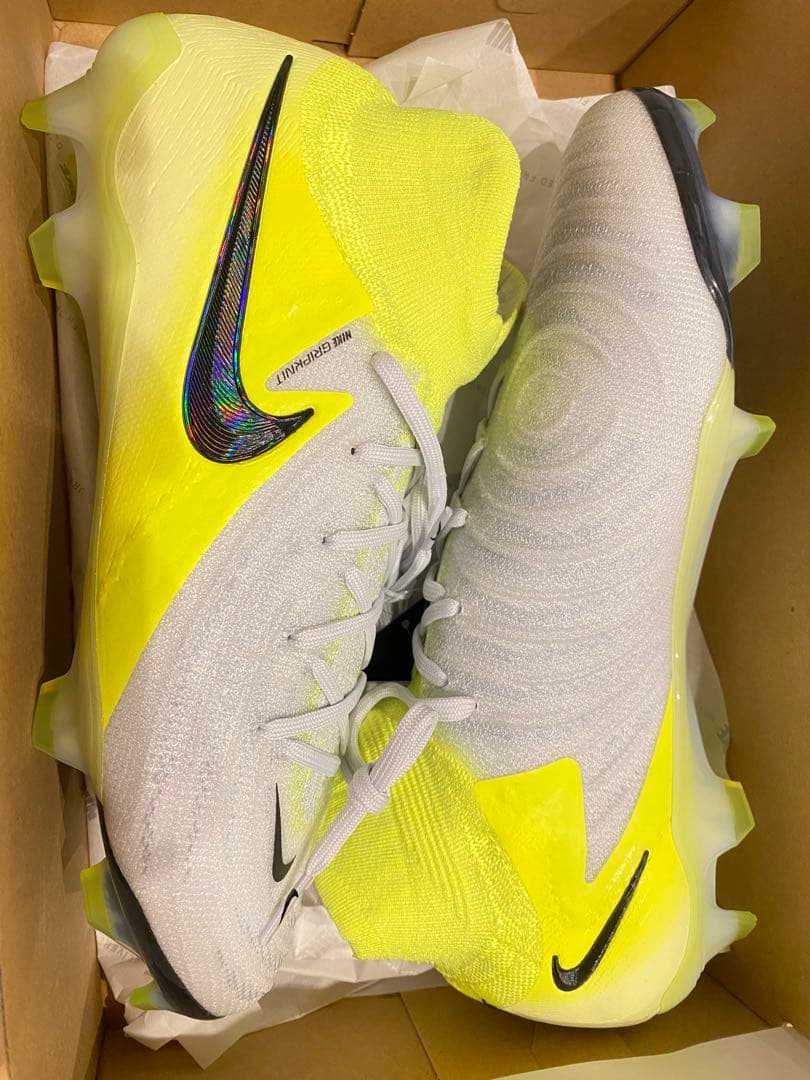 ナイキ　NIKE サッカースパイク　ファントムルナ2 FG 26.5cm