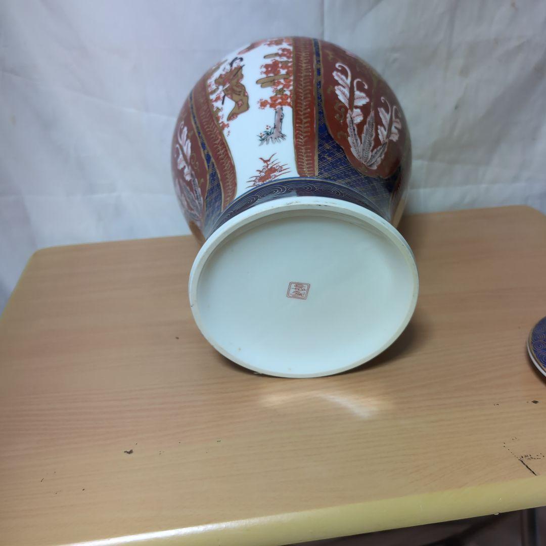 蓋付き飾り壷美人図