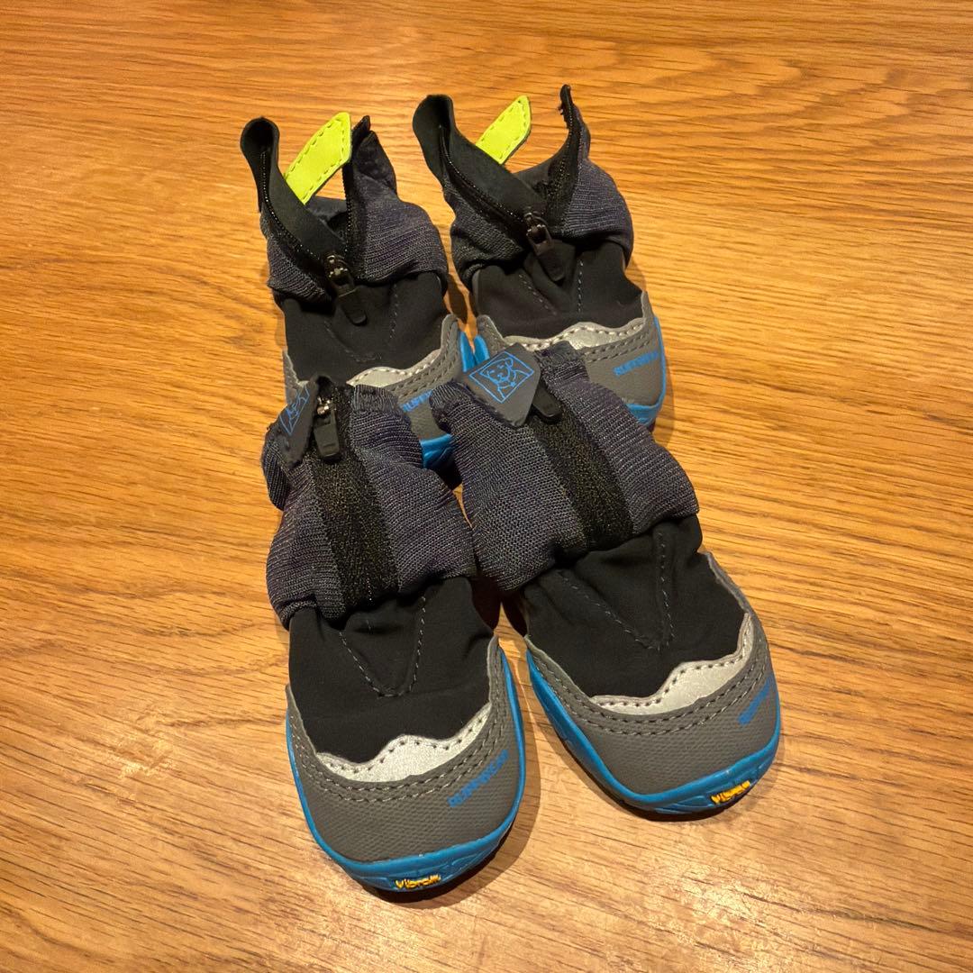 Ruffwear Polar Trex mont-bellドッグシューズ 黒/青