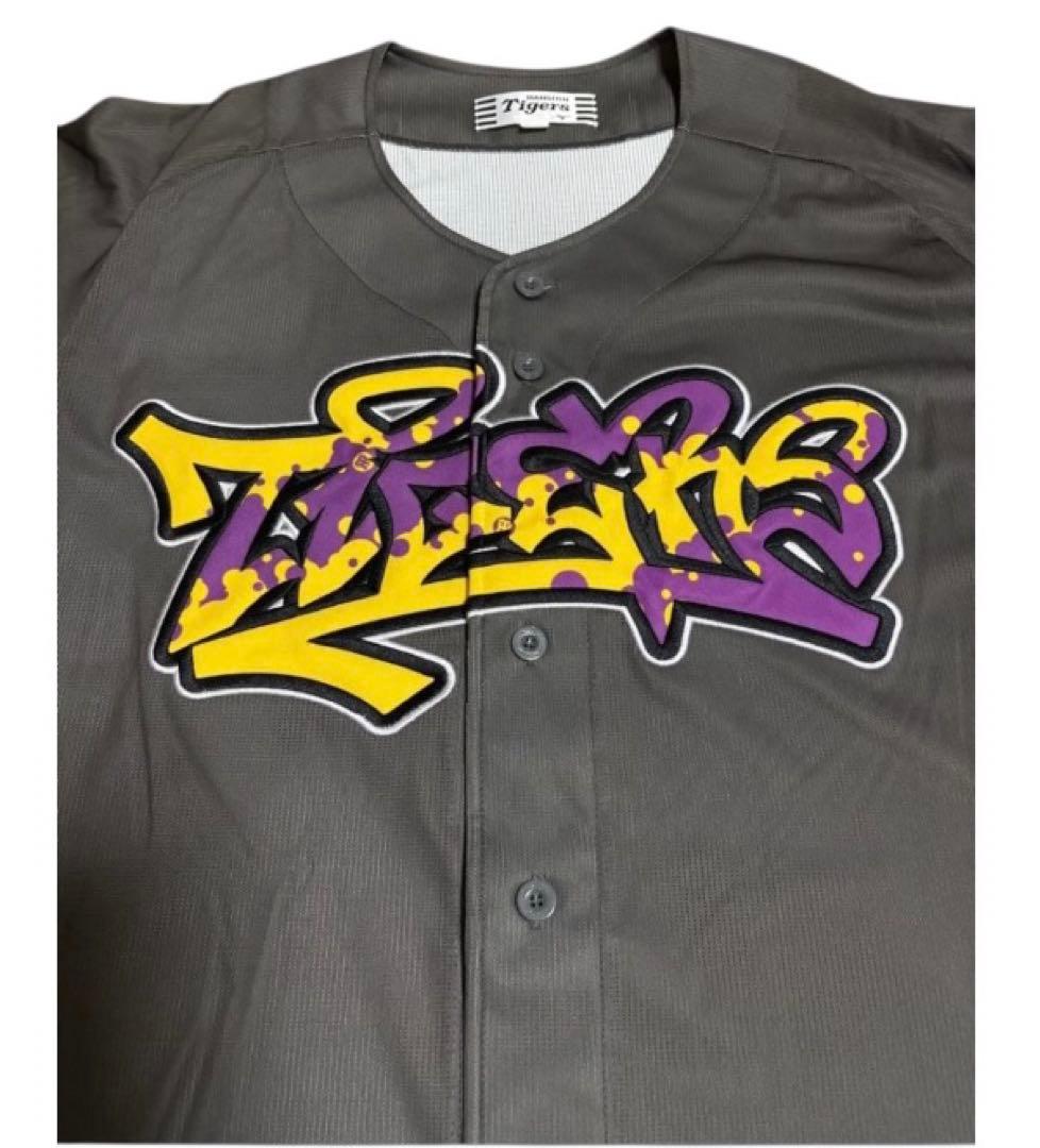 【極美品】阪神タイガース 2024 HIP HOP デザイン ユニフォーム　XO