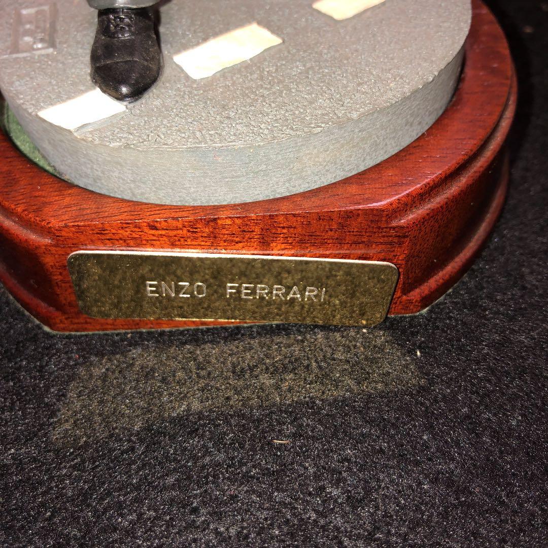 イギリス、エンドランス車のアートオブスポーツシリーズエンツォフェラーリフィギュア