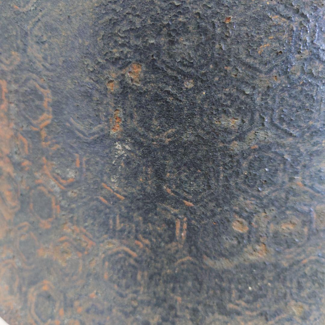 黒色 鉄瓶 装飾模様付き