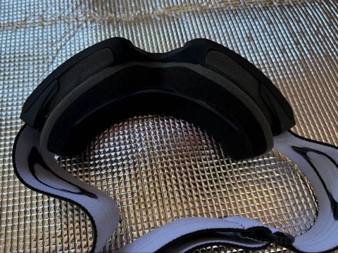 Oakley ゴーグル パープルレンズ 収納ケース付き