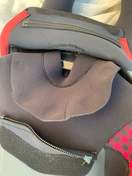 セール！ウエットスーツ　レディース