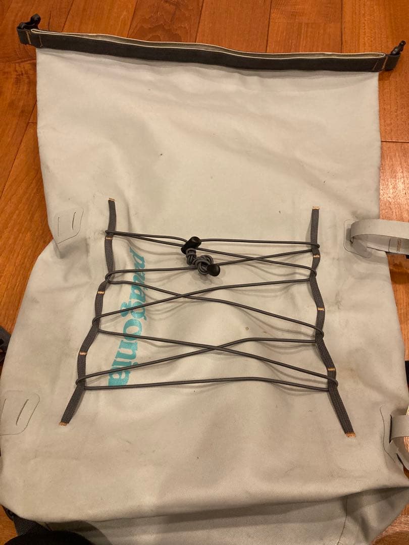 パタゴニア ストームサージ ロールトップ 完全防水 バックパック 渓流 トラウト