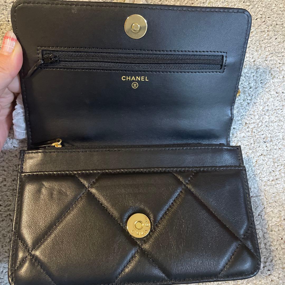 ２３日まで限定価格　ノベルティCHANEL ブラックレザー キルティングバッグ