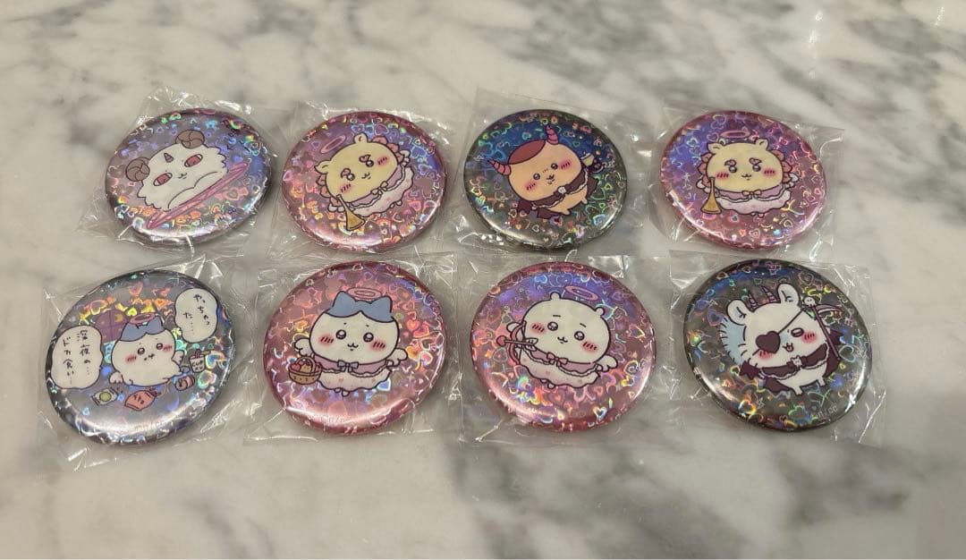 ちいかわ　てんしとあくま 天使と悪魔 ホログラム ガチャ　缶バッジ カプセル