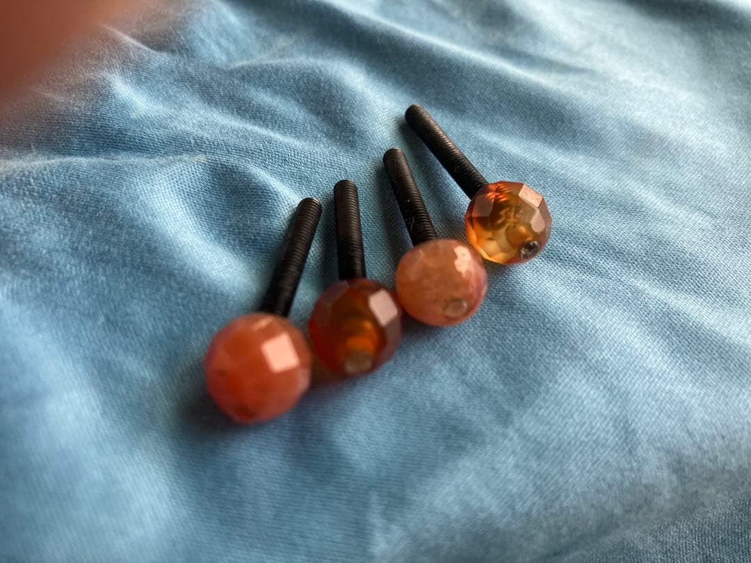 チェロ　アジャスター　ソノリテ　カーネリアン　赤オレンジ