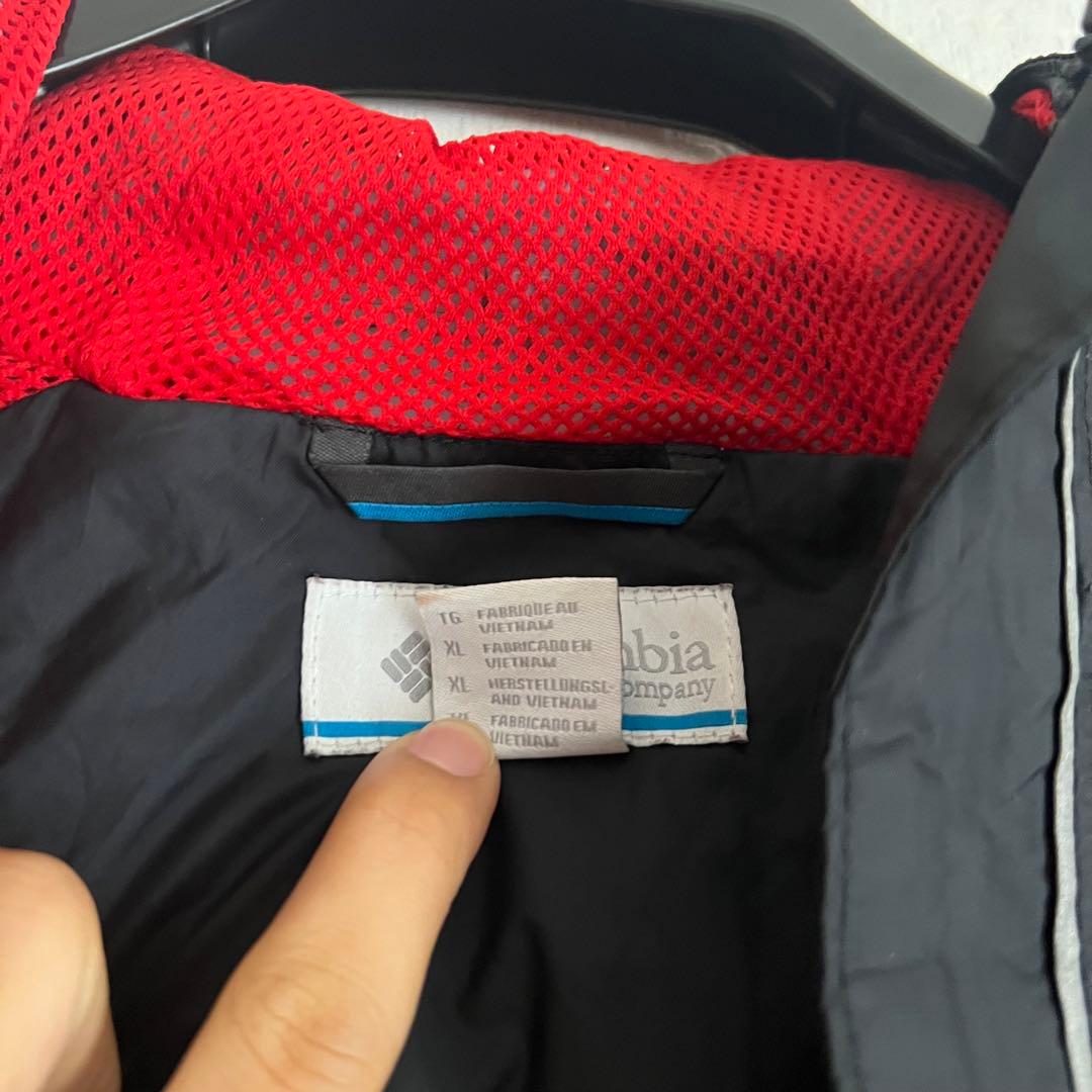 マンチェスターユナイテッド　コロンビア　コラボ　マウンテンパーカー