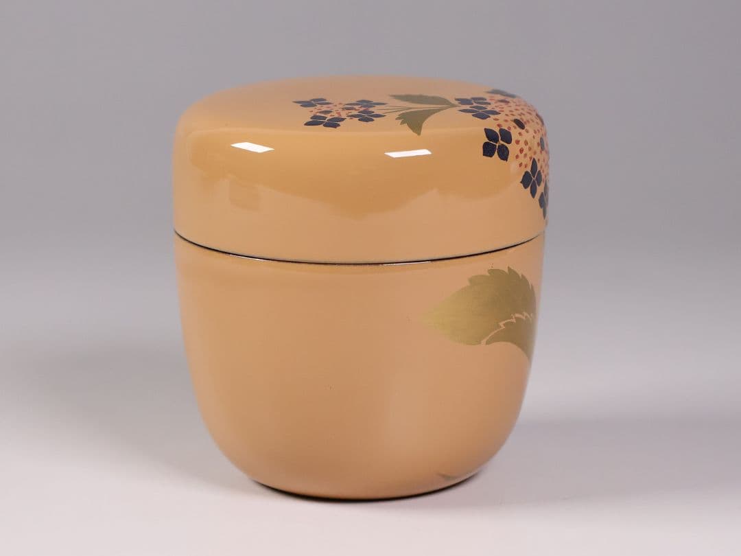 茶道具 中出松峰 白塗 紫陽花蒔絵 中棗 木製 共箱 漆芸 螺鈿【MA913】