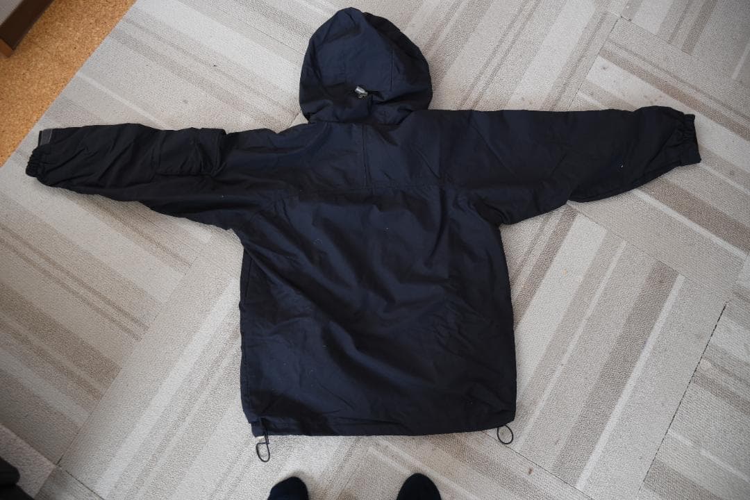 レディース　スノボーウエア上下、保護パット、手袋　（4点）