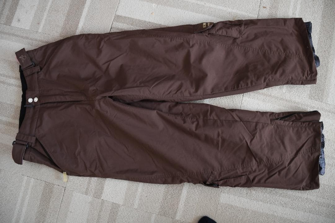 レディース　スノボーウエア上下、保護パット、手袋　（4点）