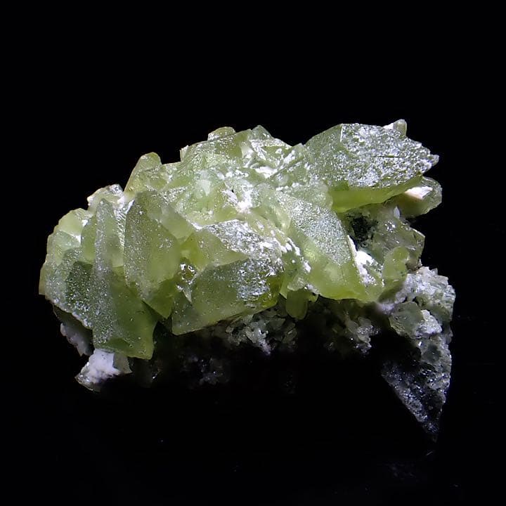 【パキスタン/バルチスタン産】スフェーンの群晶