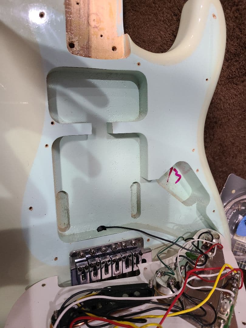 ストラトキャスター　エレキギター