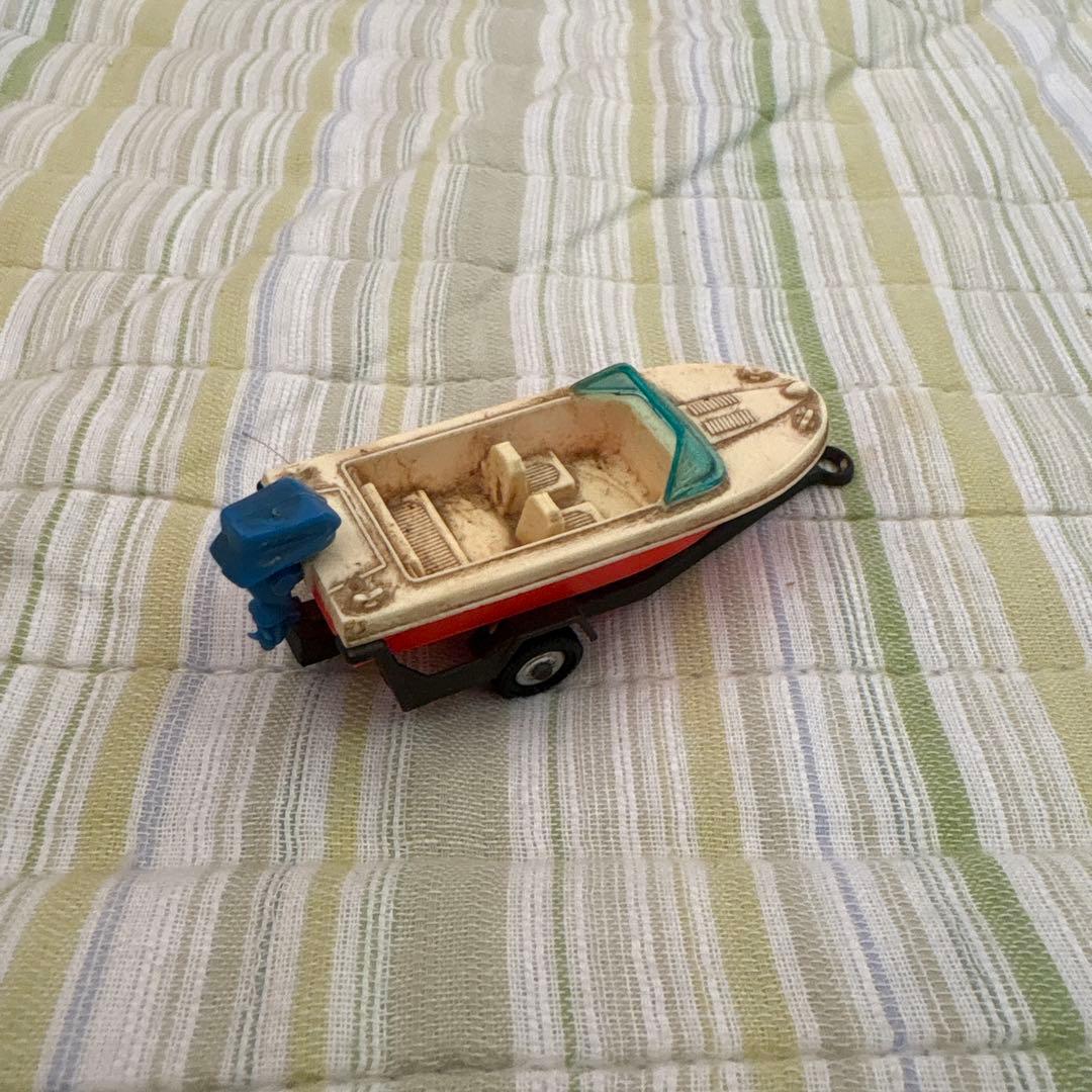 ミニカー 3点　マッチボックス　フィールドカー、ホンダバイク　ボート　ジープ