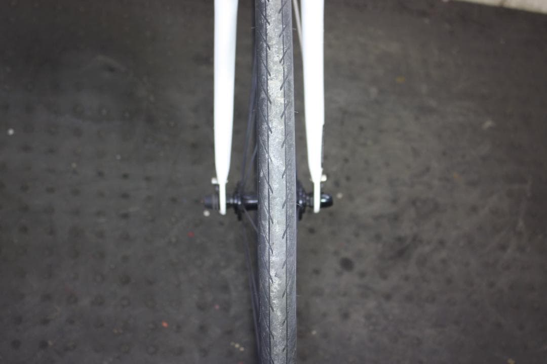 GIANT ESCAPE R3 700C アルミ 24速 470mm 白色クロス