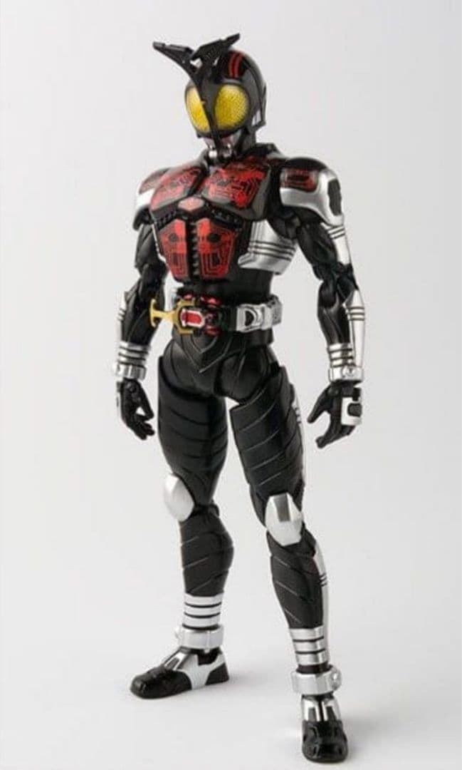 S.H.Figuarts 真骨彫製法 仮面ライダーダークカブト